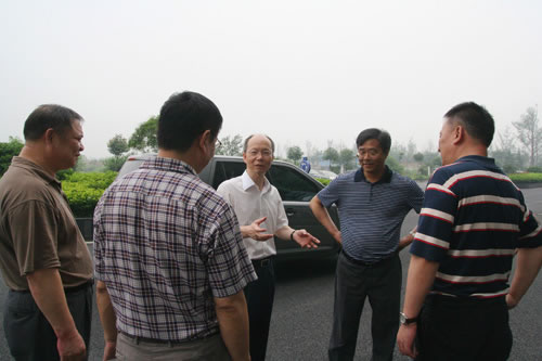 宁波江东区委书记一行来杭机股份视察-企业新闻-浙江杭机股份有限公司